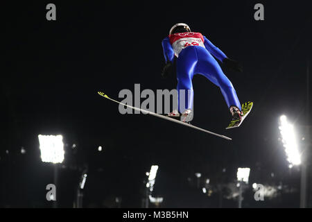 Pyeongchang, Südkorea. 10 Feb, 2018. Deutschlands Richard Freitag springt am Alpensia Zentrum in Pyeongchang, Südkorea, 10. Februar 2018. Credit: Daniel Karmann/dpa/Alamy leben Nachrichten Stockfoto