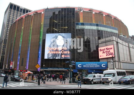 New York City, USA. 9 Feb, 2018. Berühmte Mehrzweckhalle Madison Square Garden Towers über Penn Station in New York City, USA, 9. Februar 2018. Credit: Christina Horsten/dpa/Alamy leben Nachrichten Stockfoto