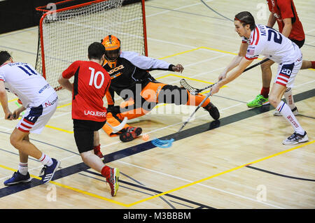 Toronto, Kanada. 10. Februar, 2018. Die Spieler in Aktion während der USA gegen Kanada Unihockey Nationalmannschaft Spiel der Nordamerikanischen World Championship Qualifier, Ryerson University - Kerr Halle Gymnasium Credit: Anatoliy Cherkasov/Alamy leben Nachrichten Stockfoto