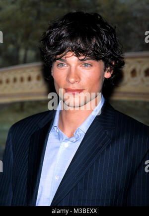 Quelle: Walter McBride/MediaPunch TOM WELLING Mai 14, 2001 STAR von SMALLVILLE BESUCHT DIE FOX UPFRONT PARTY CHELSEA PIERS NEW YORK CITY CREDIT ALLE ANWENDUNGEN © Stockfoto