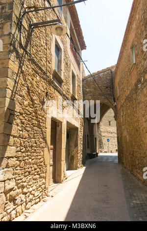 Malerische Dorf Peratallada im Herzen der Costa Brava. Baix Emporda, Katalonien, Spanien. Stockfoto