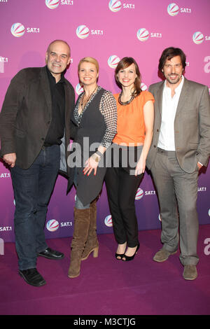 Joachim Kosack, Annette Frier, Nadja Becker, Jochen Ketschau, Fototermin SAT1 Fiction Veranstaltungen, Hamburg, 24.11.2011 Stockfoto