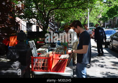 Vintage vinyl street Verkauf in Park Slope Brooklyn, New York, USA Stockfoto