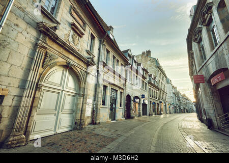 Grande-Rue (Hauptstraße) von Besançon. Doubs. Bourgogne-Franche-Comte. Frankreich. Stockfoto