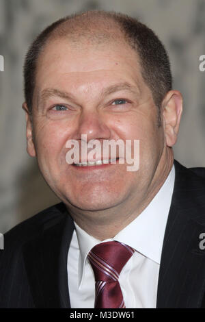 Fototermin mit Olaf Scholz und Karin Beier, Schauspielhaus Hamburg, 04.03.2011, der designierte Bürgermeister Olaf Scholz Stockfoto