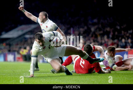 England's Jonny können Kerben zweiten versuchen, seine Seite während der NatWest 6 Nations Spiel im Twickenham Stadium, London. Stockfoto