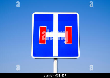 Schild Sackgasse. Die Straße mit einer Sackgasse. Stockfoto