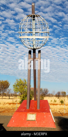 In Australien das Denkmal des Wendekreises des Steinbocks und Wolken Stockfoto