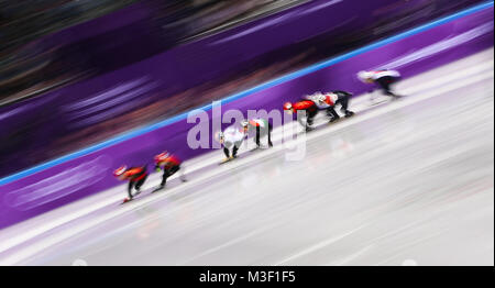 Südkoreas Hyojun Lim (Mitte) und schließlich Goldmedaillengewinnerin im Halbfinale des Kurzstrecken-Eisschnelllaufens der Herren über 1500 m am ersten Tag der Olympischen Winterspiele in PyeongChang 2018 in Südkorea. DRÜCKEN SIE VERBANDSFOTO. Bilddatum: Samstag, 10. Februar 2018. Siehe PA Story OLYMPICS Short Track. Bildnachweis sollte lauten: David Davies/PA Wire.