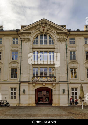 INNSBRUCK, Österreich - Januar 28: (Anmerkung des Editors: belichtungsspielraum dieses Bild hat Digital erhöht.) Im Innenhof der Hofburg am 28. Januar 2018 in Innsbruck, Österreich zu sehen ist. Stockfoto