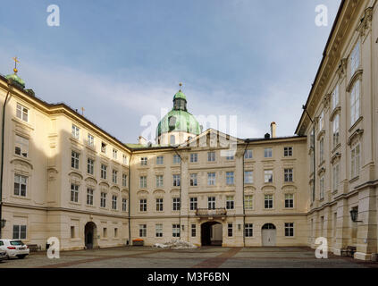 INNSBRUCK, Österreich - Januar 28: (Anmerkung des Editors: belichtungsspielraum dieses Bild hat Digital erhöht.) Im Innenhof der Hofburg am 28. Januar 2018 in Innsbruck, Österreich zu sehen ist. Stockfoto