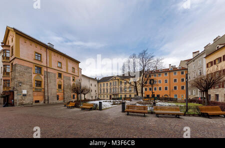 INNSBRUCK, Österreich - Januar 28: (Anmerkung des Editors: belichtungsspielraum dieses Bild hat Digital erhöht worden.) Der Domplatz im St. James Kathedrale am 28. Januar 2018 in Innsbruck, Österreich zu sehen ist. Stockfoto