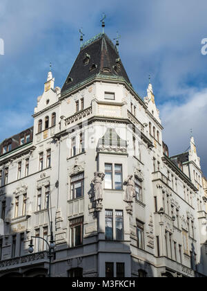 Prag Architektur aus der Wende des 19. und 20. Jahrhunderts. Parizska Straße, Prag, Tschechische Republik. Stockfoto