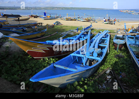 Fischerboote am Strand von Jimbaran Jimbaran Dorf. Südlich von Kuta. Badung Regency. Indonesien Stockfoto