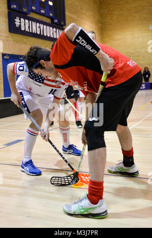 Toronto, Kanada. 10. Februar 2018. Die Spieler in Aktion während der USA gegen Kanada Unihockey Nationalmannschaft Spiel der Nordamerikanischen World Championship Qualifier, Ryerson University - Kerr Halle Gymnasium Credit: Anatoliy Cherkasov/Alamy leben Nachrichten Stockfoto