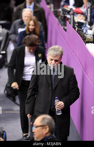 Gangneung, Südkorea. 11 Feb, 2018. Richter während der Team Ice Tanz, kurzen Tanz Veranstaltung in Gangneung Ice Arena während der Olympischen Spiele 2018 Pyeongchang. Credit: Scott Mc Kiernan/ZUMA Draht/Alamy leben Nachrichten Stockfoto