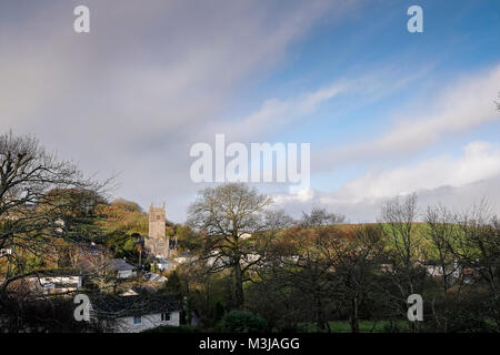 Love Lane, Marldon. 11. Februar 2018. Winterliches Wetter in South Devon heute Morgen. Sonnenaufgang über Marldon in der Nähe von Torquay in South Devon. Credit: James Jagger/Alamy leben Nachrichten Stockfoto