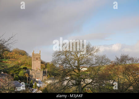 Love Lane, Marldon. 11. Februar 2018. Winterliches Wetter in South Devon heute Morgen. Sonnenaufgang über Marldon in der Nähe von Torquay in South Devon. Credit: James Jagger/Alamy leben Nachrichten Stockfoto