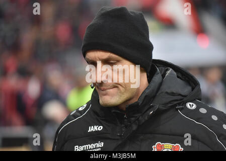 Leverkusen, Deutschland. 10. Februar, 2018. Bundesliga Spieltag 22, Bayer 04 Leverkusen gegen Hertha BSC Berlin: Manager Heiko Herrlich (B04). Credit: Jürgen Schwarz/Alamy leben Nachrichten Stockfoto