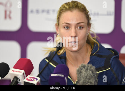 Doha, Katar. 11 Feb, 2018. Angelique Kerber in Deutschland nimmt an einer Pressekonferenz im Vorfeld der 2018 WTA Qatar Open in Doha, Katar, Jan. 11, 2018. Credit: Nikku/Xinhua/Alamy leben Nachrichten Stockfoto