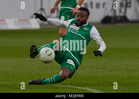 St. Gallen, Schweiz. 11. Februar 2018. Nzuzi Toko während der Raiffeisen Super League Spiel FC St. Gallen 1879 vs FC Zürich. Credit: Rolf Simeon/Alamy leben Nachrichten Stockfoto