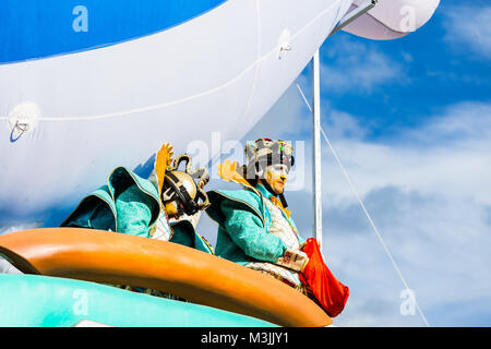 Aalst, Belgien. 11 Feb, 2018. Jährliche Karnevalsumzug am Sonntag in Aalst, Belgien. Credit: Sergiy Beketow/Alamy leben Nachrichten Stockfoto