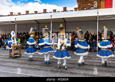 Aalst, Belgien. 11 Feb, 2018. Jährliche Karnevalsumzug am Sonntag in Aalst, Belgien. Credit: Sergiy Beketow/Alamy leben Nachrichten Stockfoto