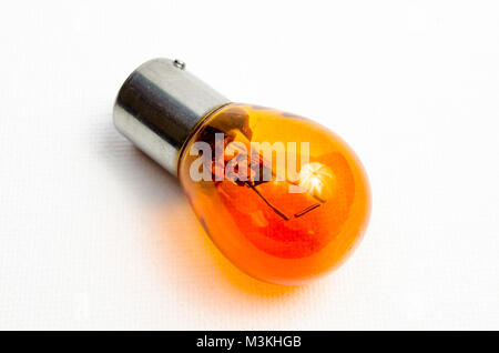 Ein Studio Foto einer orangefarbenen Automotive Blinkerlampe Stockfoto