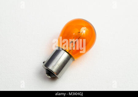 Ein Studio Foto einer orangefarbenen Automotive Blinkerlampe Stockfoto