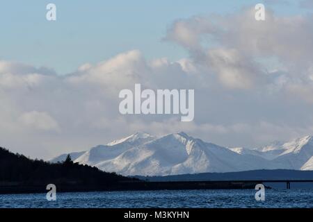 Blick auf den Clyde in Richtung Arran mit Ziege fiel Stockfoto