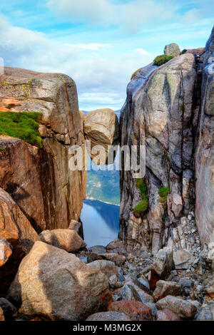 Kjeragbolten Norwegen im Jahr 2017 getroffen Stockfoto