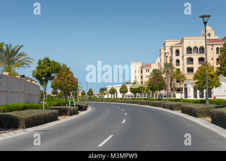 Saadiyat Beach Villas Abu Dhabi, 4. Februar, 2018: Leben in Abu Dhabi, Blick auf Villa und Wohnhaus Stockfoto