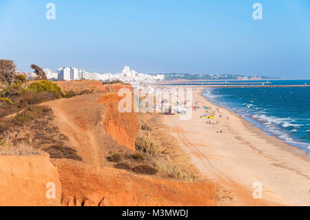 Beautiful Falesia Strand in Portugal gesehen von der Klippe Stockfoto