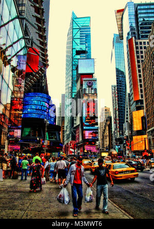 New York, Vereinigte Staaten - 14 April 2013: Time Square im Jahr 2015 getroffen Stockfoto