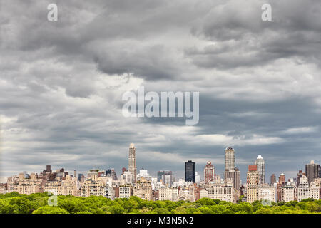 Stürmische cloudscape über Skyline von Manhattan, New York City, USA. Stockfoto