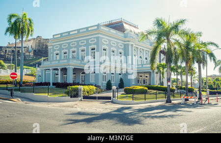 Alte Gebäude aus der Kolonialzeit in der Altstadt von San Juan, Puerto Rico. Stockfoto