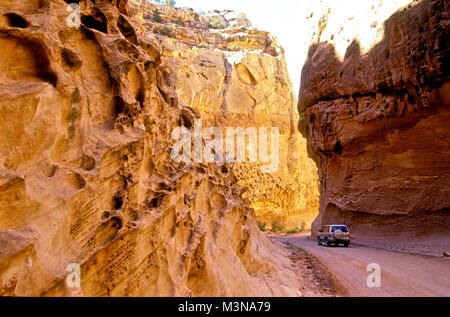 Beispiel für Wingate Sandstein entlang der Park Scenic Drive, Capitol Reef National Park, Utah. Stockfoto