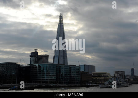 310 m supertall Wolkenkratzer der Shard abgeschlossen im 2012 von Renzo Piano in London, England, Vereinigtes Königreich. Am 5. April 2015. Dies ist die höchste Stockfoto