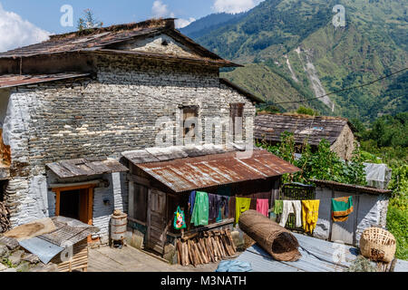 Steinhaus in Shikha, Bergdorf in der Nähe des Annapurna im Himalaya, Nepal Stockfoto