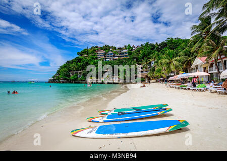 Boracay, Philippinen - 18.November 2017: Diniwid Beach View, weißem Sandstrand auf der Insel Boracay auf den Philippinen Stockfoto