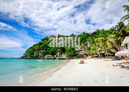 Boracay, Philippinen - 18.November 2017: Diniwid Beach View, weißem Sandstrand auf der Insel Boracay auf den Philippinen Stockfoto