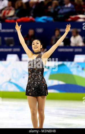 Yu Na Kim von Korea führt während der kurzen Programm der Frauen der Eiskunstlauf Konkurrenz an der Vancouver Olympics, 23. Februar 2010. Kim war 1. nach dem Kurzprogramm. Stockfoto