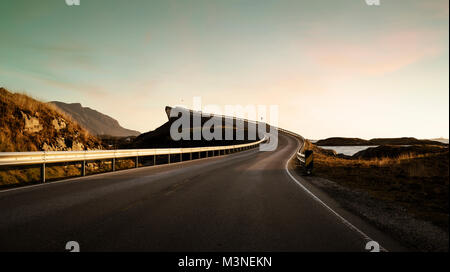 Storseisundet Brücke über den Atlantik Straße in Norwegen Stockfoto