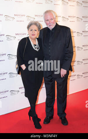 Dagmar Frederic und Ehemann Klaus Lenk beim 6. smago! Auszeichnungen 2017 im Berliner Mercure Hotel MOA Stockfoto