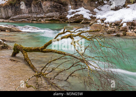 Rissbach Creek, Bayern, Deutschland, im Winter Stockfoto