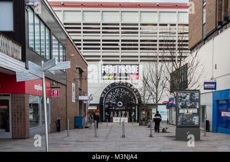 Coventry West Obstgärten Einkaufszentrum Eingang von Kreuz Cheaping, Stockfoto