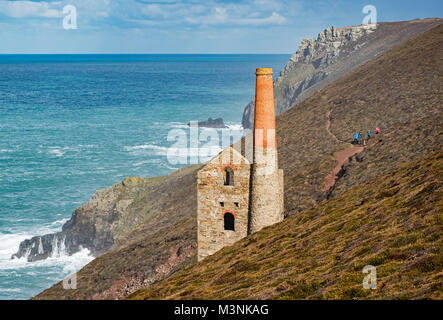 Eine alte Cornish Zinnmine Gebäude an der südwestlichen Küste in der Nähe von st. Agnes, Cornwall, England, Großbritannien, Großbritannien. Stockfoto