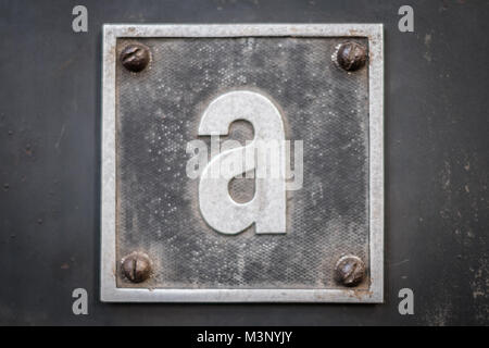 Buchstabe A auf Metall auf Metall Hintergrund - kleine Ein Stockfoto