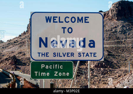 Nevada. Zustand Willkommen Schild mit Pacific Time Zone unterzeichnen. Stockfoto