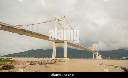 Timelapse Thuan Phuoc Brücke in der Stadt Da Nang, Vietnam. Stockfoto